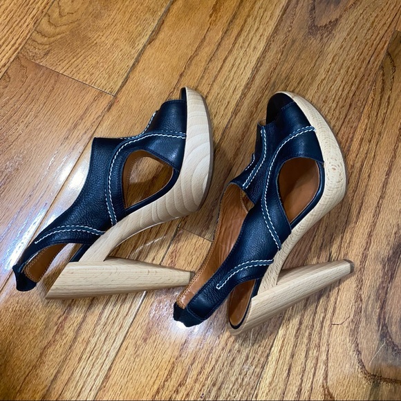 LANVIN PARIS BLACK LEATHER WOOD PLATFORM HEELED SANDALS SIZE 7 - Picture 9 of 11